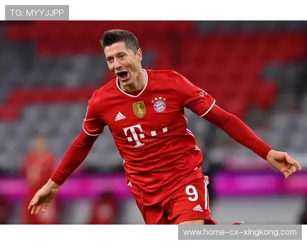 莱万插上中路射门得分,拜仁攻势一触即发