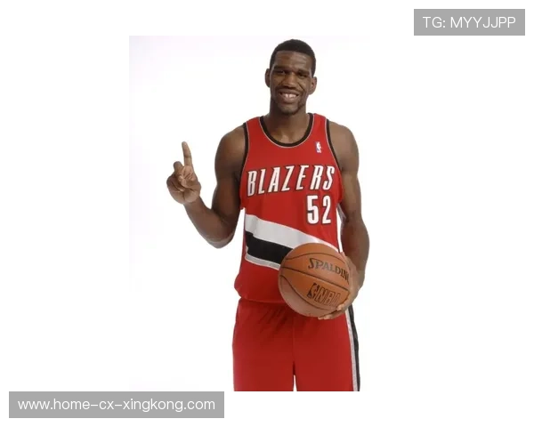 瓦伦西亚外线传递连贯撬开对方防区 瓦伦西亚外线传递连贯撬开对方防区