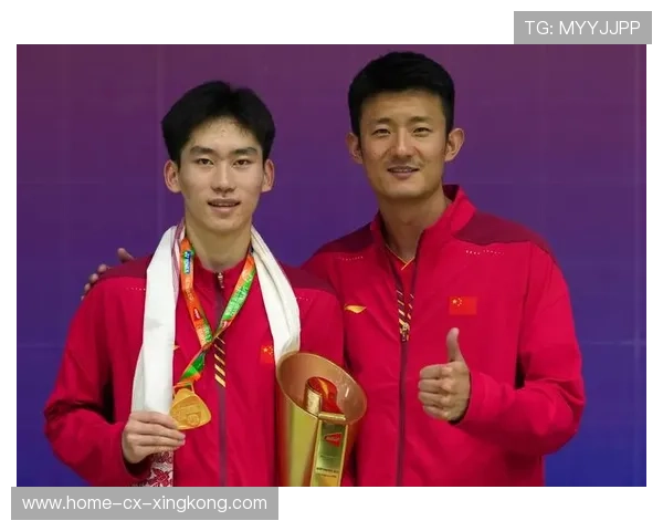 羽毛球国羽新星网前截击赢得金牌